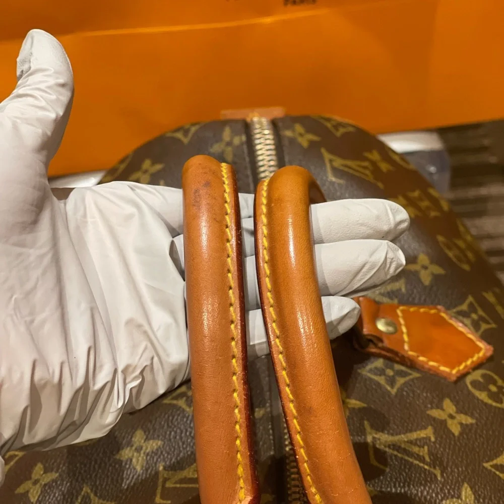 Authentic Louis Vuitton SPEEDY 40 - Picture 6 of 16